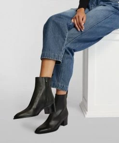 Christian Louboutin Antilop Leather Ankle Boots 55 BK01 -Christian Louboutin Online Shop christian louboutin antilop leather ankle boots 55 17298052 35371018 1000